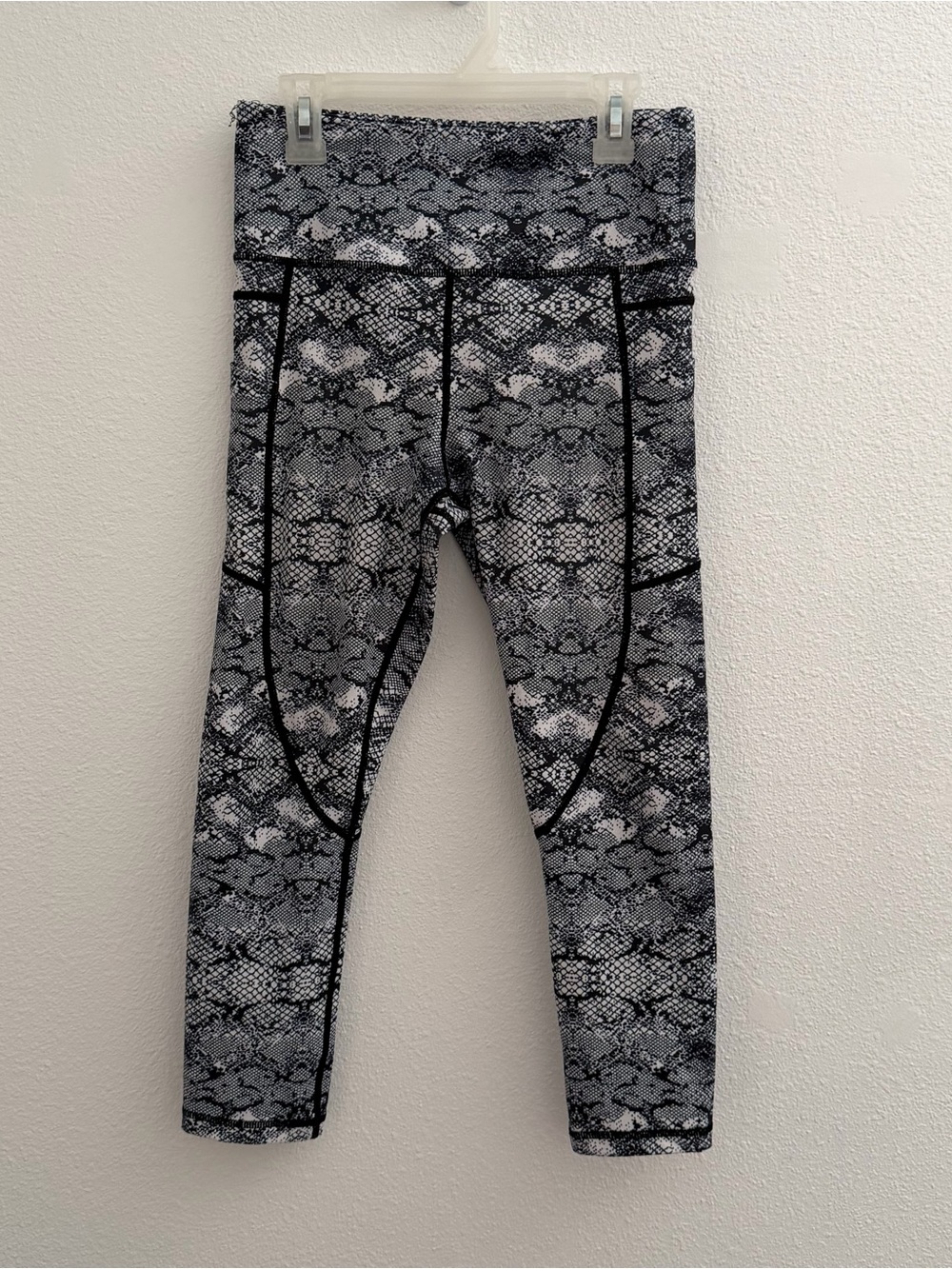 ZYIA Active Snake Print Capri Leggings - Size 2